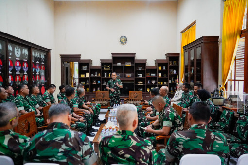 TARUAN AKMIL, AAL, AAU DAN AKPOL MELAKSANAKAN EMBARKASI KE KRI