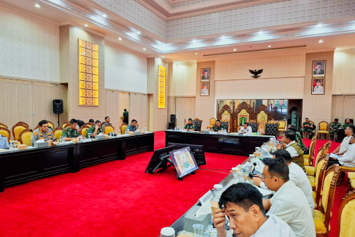 TARUAN AKMIL, AAL, AAU DAN AKPOL MELAKSANAKAN EMBARKASI KE KRI