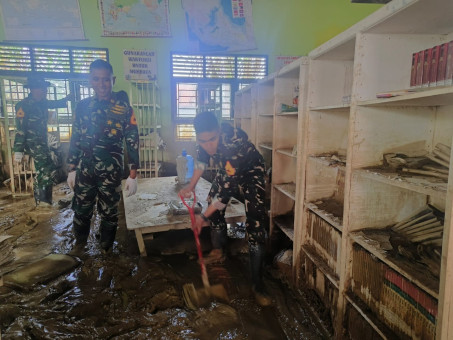 Danjen Akademi TNI didampingi Sekda Pemkab. Aceh Tamiang Pimpin Rakor Percepatan Pemulihan Pascabencana Aceh Tamiang